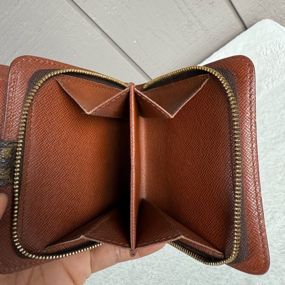 Louis Vuitton Monogram Compact Zippy/Snappy Wallet - Picture 10 of 10